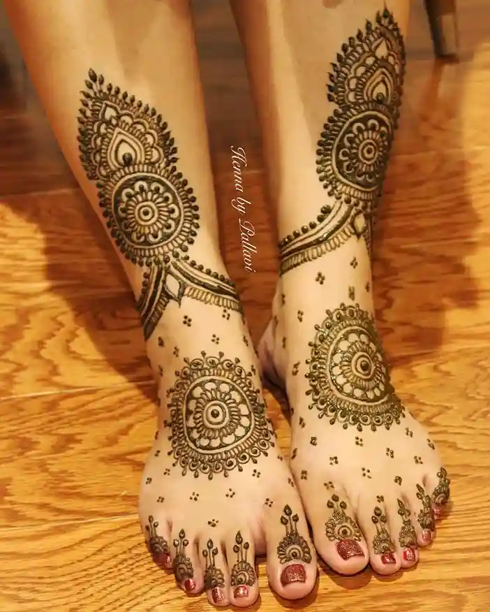 Flower Mehndi Design For Front Hand