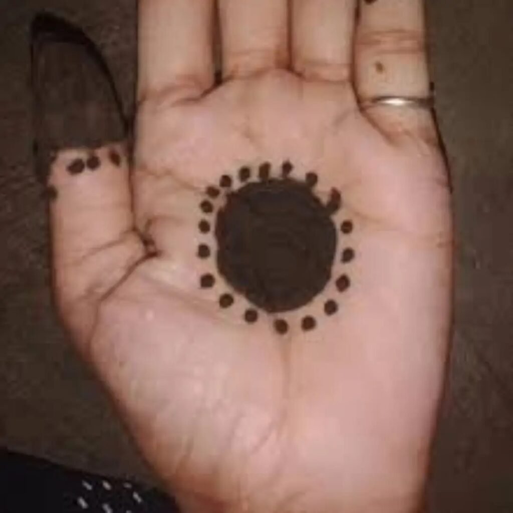 Easy Simple Circle Mehndi Design