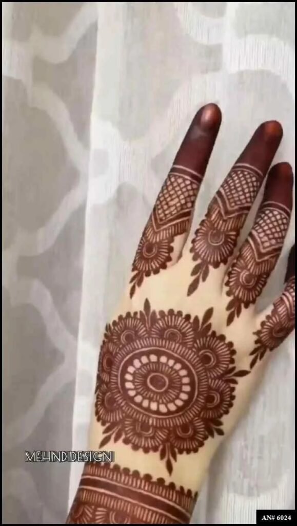 Easy Simple Circle Mehndi Design