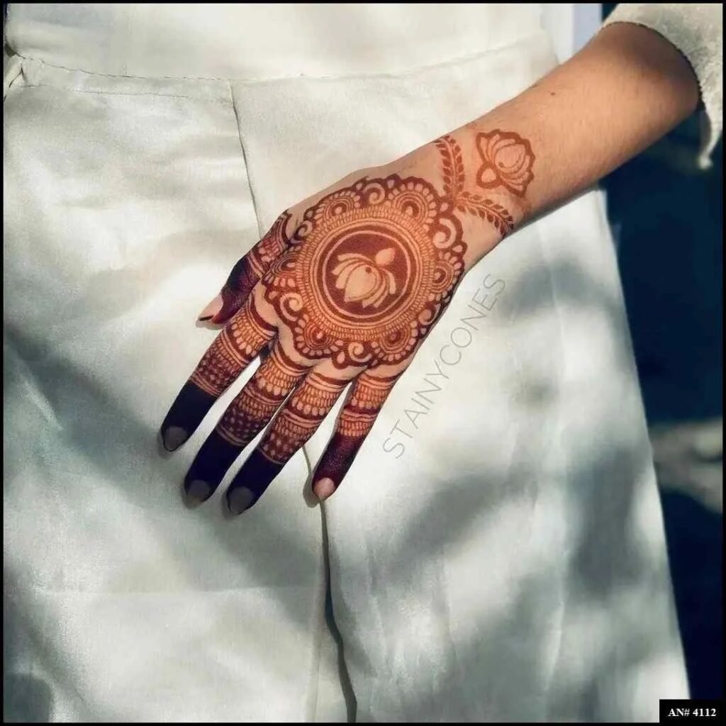 Easy Simple Circle Mehndi Design
