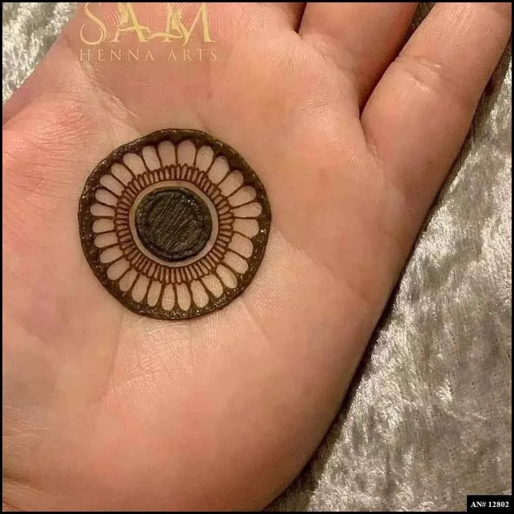 Easy Simple Circle Mehndi Design